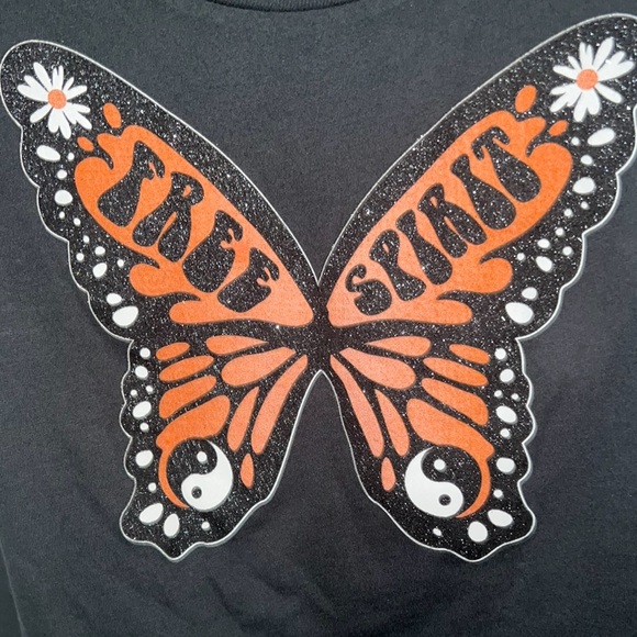 Free Spirit crop top ! Butterfly / ying- yang New with tags! Boxy crop T-shirt - Picture 2 of 4